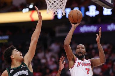 杜蘭特膝痛訪湖人上陣成疑