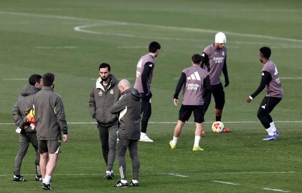 艾比路亞皇馬首操 安巴比缺席