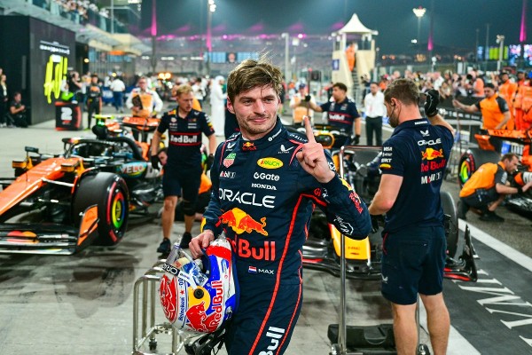 韋斯塔本搶得頭位意氣風發。©AFP