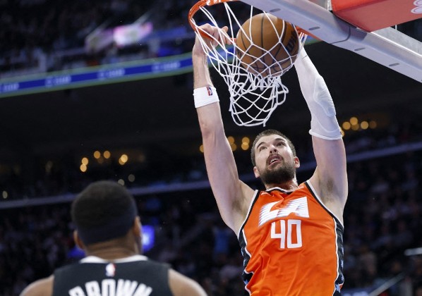 蘇百治左腳二級扭傷 老將盧比斯頂硬上