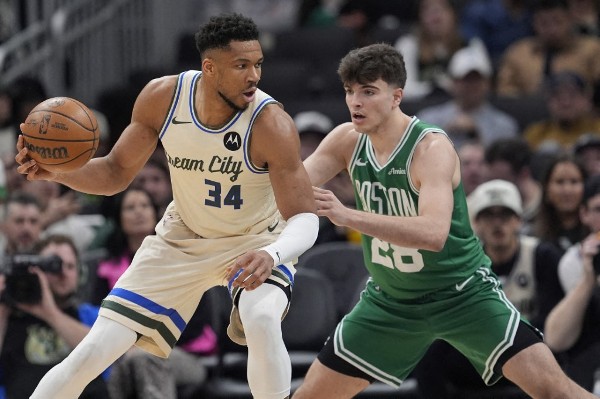 字母哥不談公鹿打季後賽機會