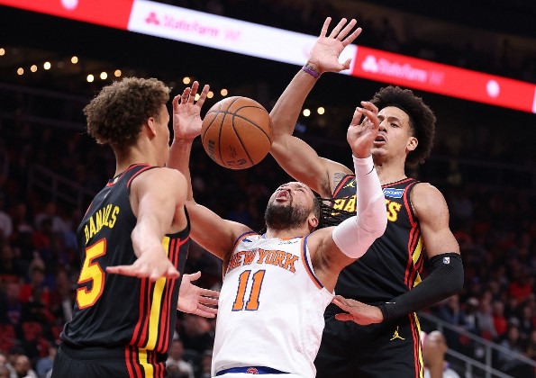 賓遜尾節轟17分  紐約人擒「鷹」