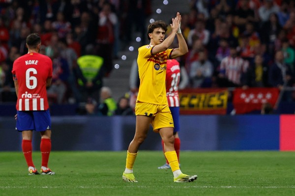 祖奧菲力斯離場時向馬德里體育會球迷致謝。©AFP