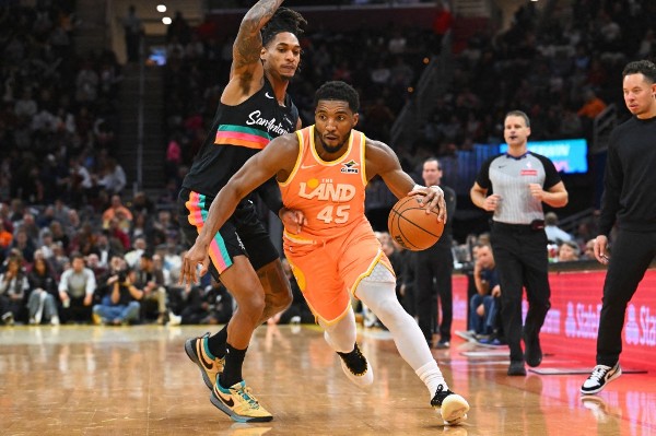 騎士復仇滅黃蜂止3連敗