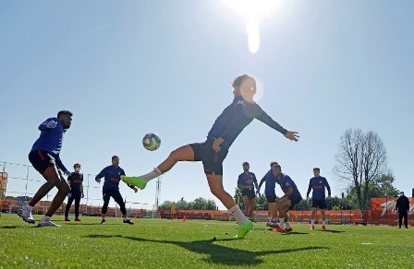 西甲周一容許球會作10人小組集訓。©AFP