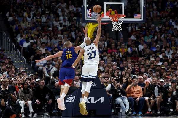 尤基治受制高比亞：頂級防守者