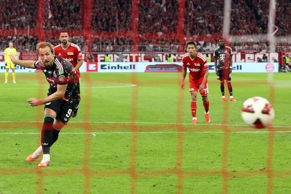 Photo: news.now.com Harry Kane bat le record des 100 buts en Bundesliga avec le Bayern