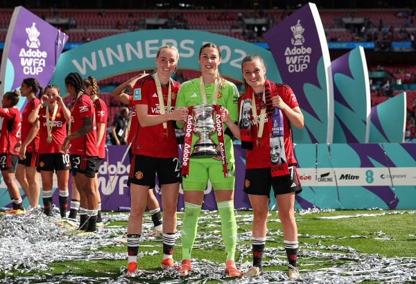 東妮帶領曼聯女足以4:0大炒熱刺女足，首度贏女足英足盃。©AFP