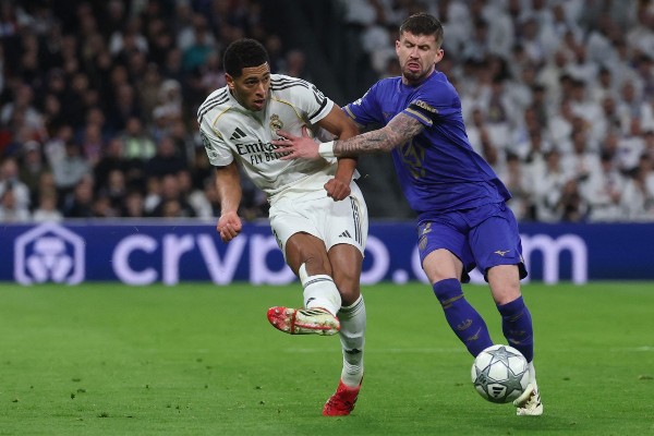 流連夜店飲酒？比寧咸「乾杯」反擊