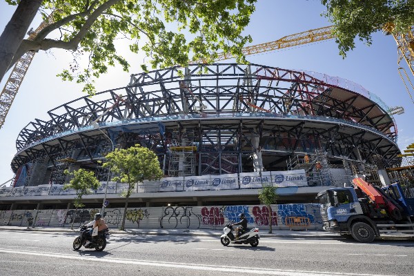 魯營球場重建工程一再出現阻滯。©AFP
