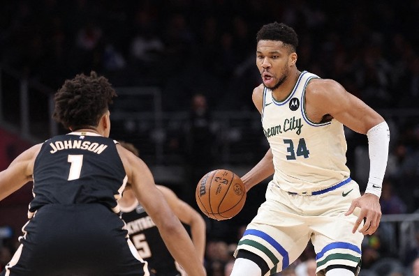 字母哥留效公鹿