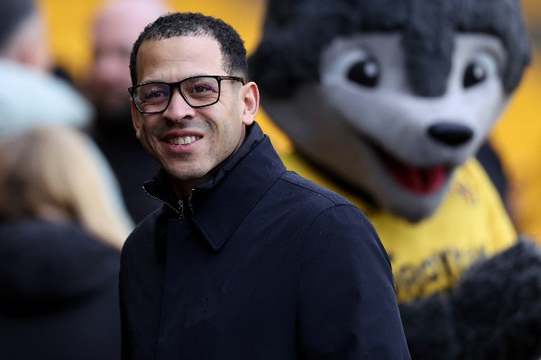 羅仙尼亞駕「車」倒戈 侯城5舊部嚴陣以待