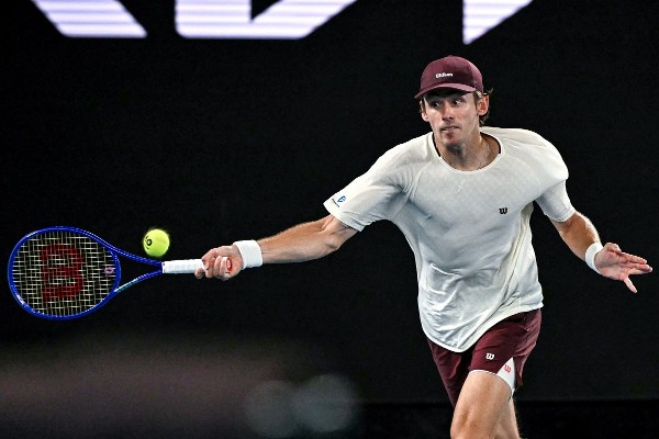 迪文拿奧鹿特丹終掄元 對手讚無懈可擊