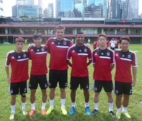 南華一眾新球員參與球隊首課正式操練。@Now Sports