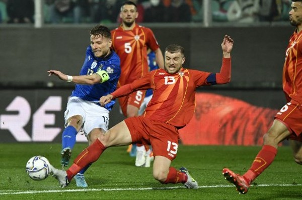 恩姆比利意大利國家隊表現平平，上陣55場僅入15球。