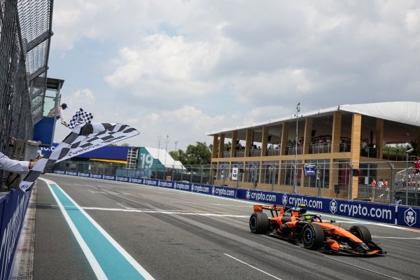 羅利斯F1邁阿密衝刺賽封王