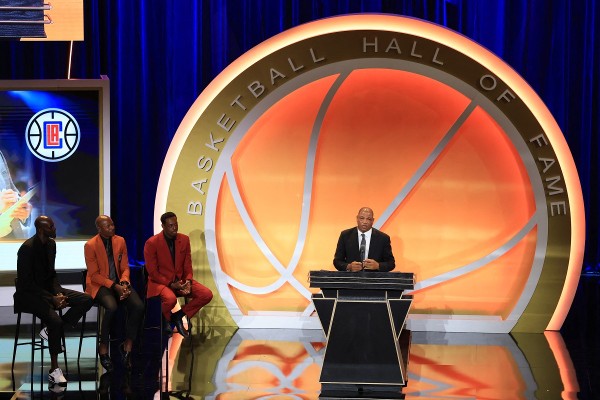 利華士進入NBA名人堂