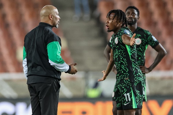 「超霸鷹」無緣世盃 主帥疑對手施咒