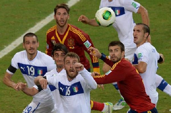 意大利與西班牙提早16強交鋒，且看誰能再晉一級。©AFP