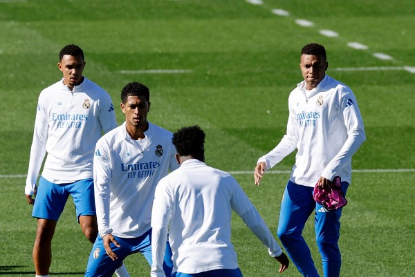 阿奴：破紅軍大門不慶祝