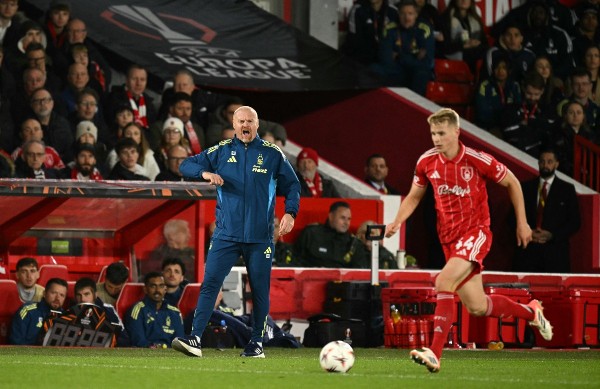 球員聖誕食大餐 達治揚言不予限制