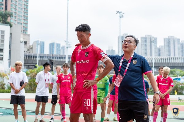 晉峰總教練何信賢分享對自降甲組的感想。Facebook截圖