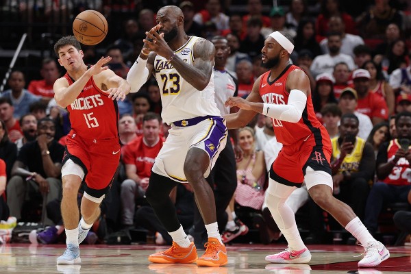 LBJ為8次失誤自責：不能接受