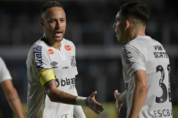 特登跑回後場開波 隊友懶理尼馬指令