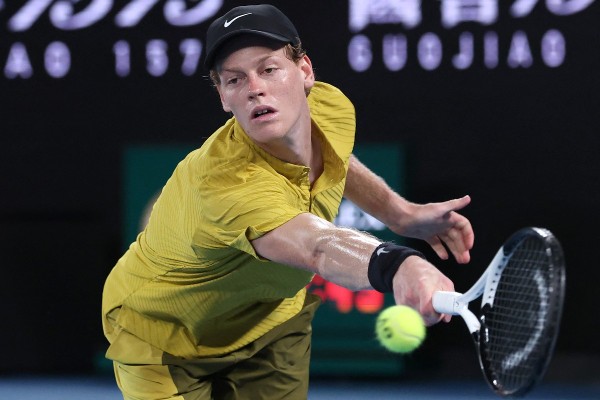 冼拿高溫下失一盤 無阻入男單16強