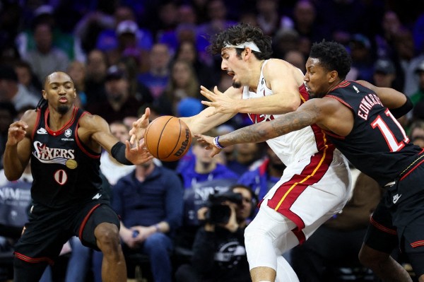 熱火挫76人4連勝