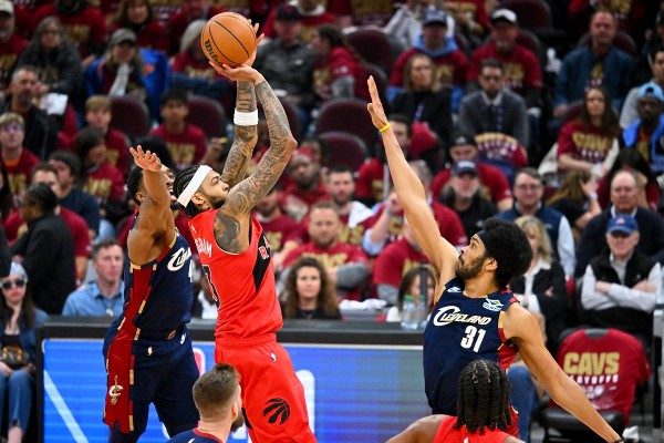 英格林季後賽跌Watt 拉查高域怪球證？