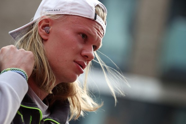 Why so serious？賀蘭扮小丑上街買尿片