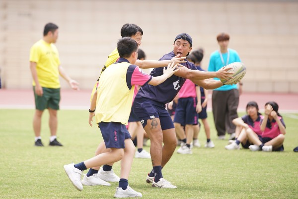 體院首辦「體」現日 港將現身鼓勵學生追夢