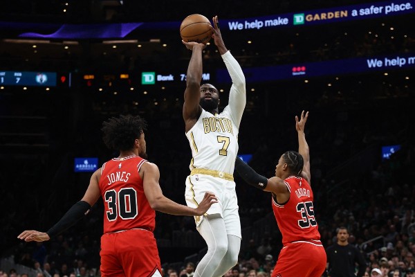 布朗失準 塞爾特人照劏「牛」