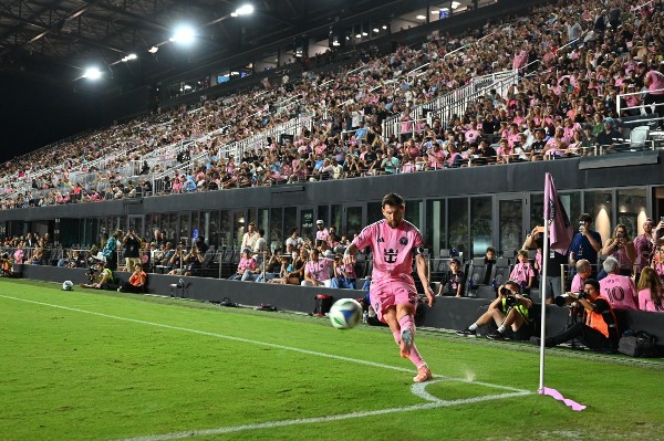 國密新球場擬以美斯命名