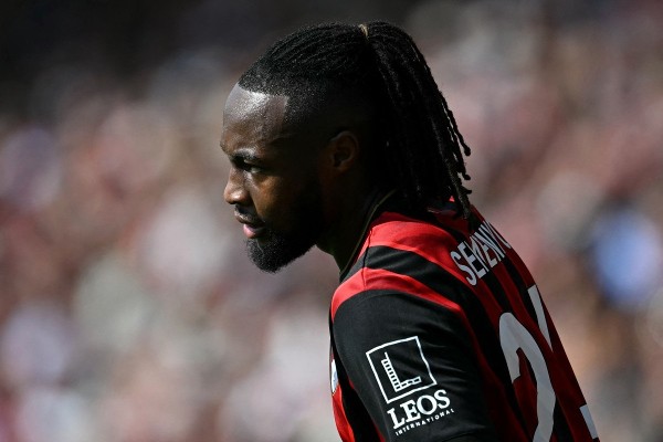 般茅慘遭般尼逼和1：1