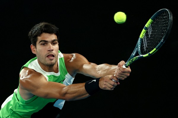 艾卡拿斯澳網反勝祖高域奪冠