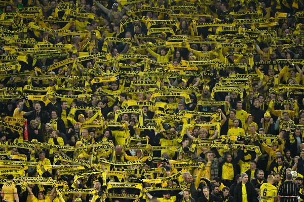 萊斯現身「黃牆」睇「蜜蜂」失分