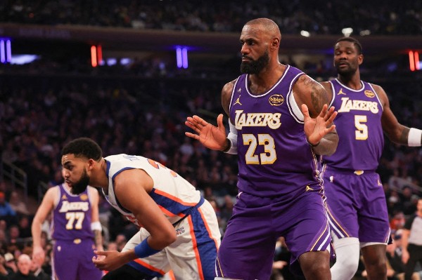 湖人敗走紐約 LBJ：沒想過明星賽事情