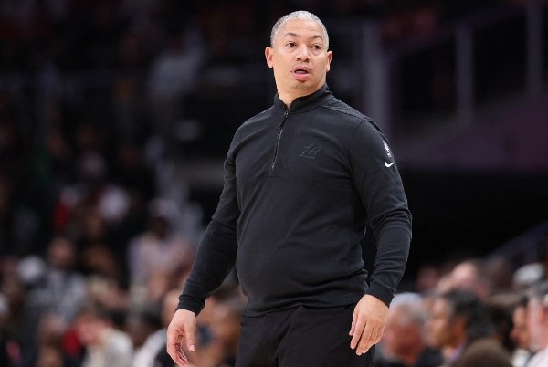 快艇賽後唔畀教練受訪？