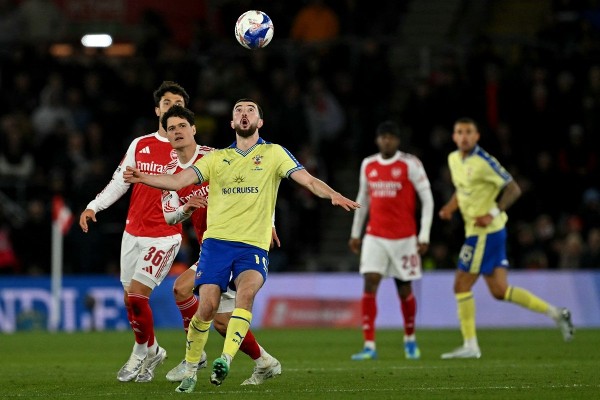 阿仙奴3冠夢碎 修咸頓爆大冷闖4強