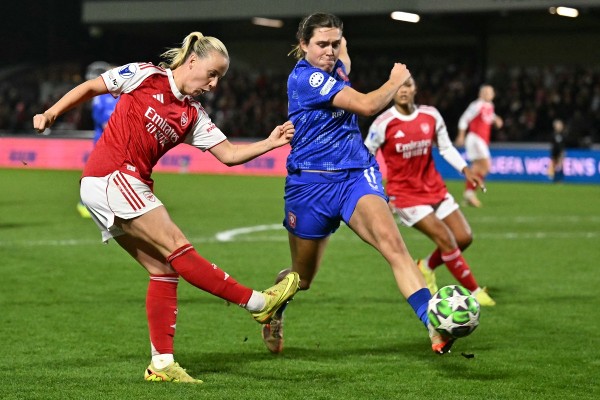 美迪替阿仙奴女足建功。©AFP