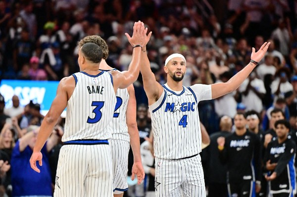 魔術炒76人41分 衝突爆發薩斯被逐