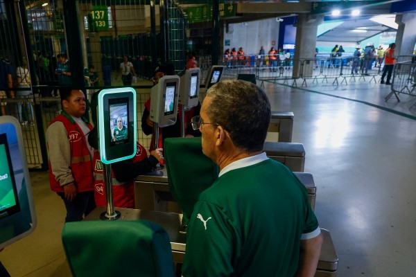 巴甲採「臉識」抗球場暴力