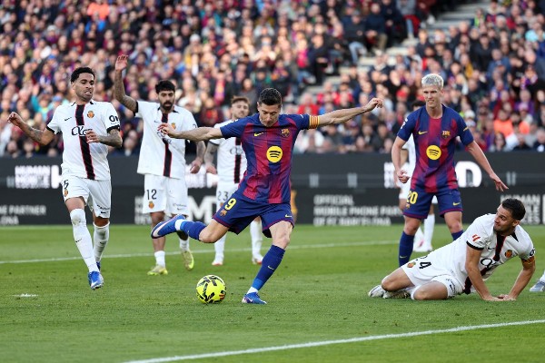 巴塞隆拿派3蛋打「卡」