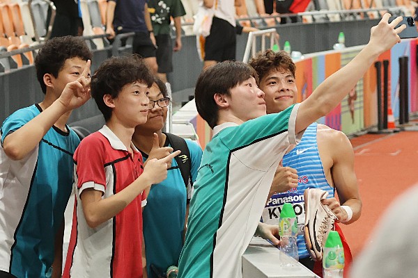 飛人交互破港青紀錄 郭俊廷奪亞兩屆有牌落袋