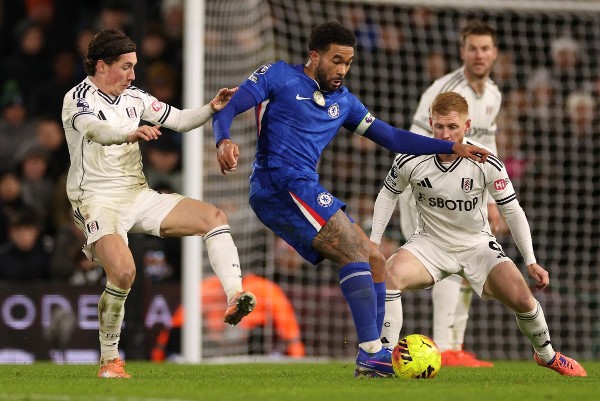 域斯占士續約車仔至2032年