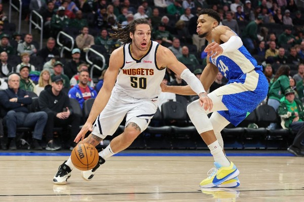 字母哥傷小腿或要唞6周