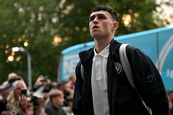 網上AI圖惡搞家人 霍頓或掀法律行動