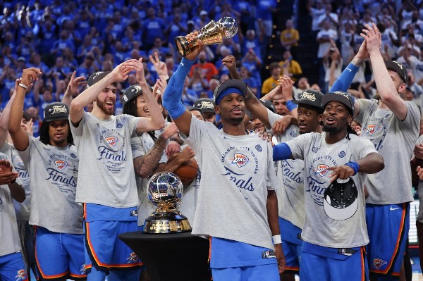 皮雅斯：OKC應幫SGA立雕像